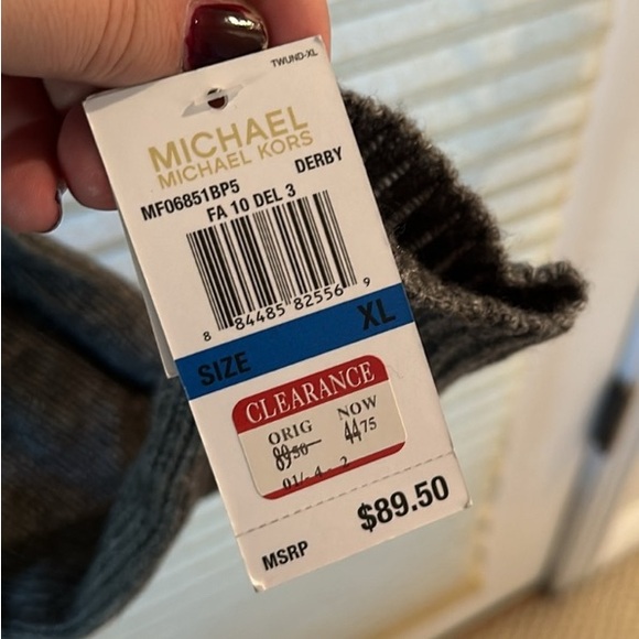 Michael Kors Tunic Sweater - Picture 4 of 8